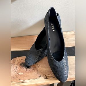 BN - VanEli “Dayle” navy suede pump - size 12M